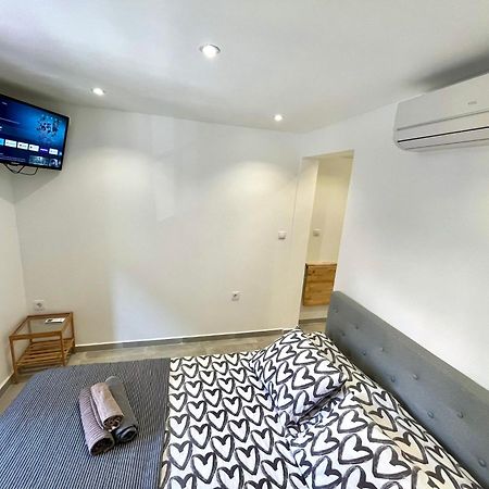 Apartamentos Con Bano Privado Frente Al Metro L5 Barcelona-Hospitalet L'Hospitalet de Llobregat Extérieur photo