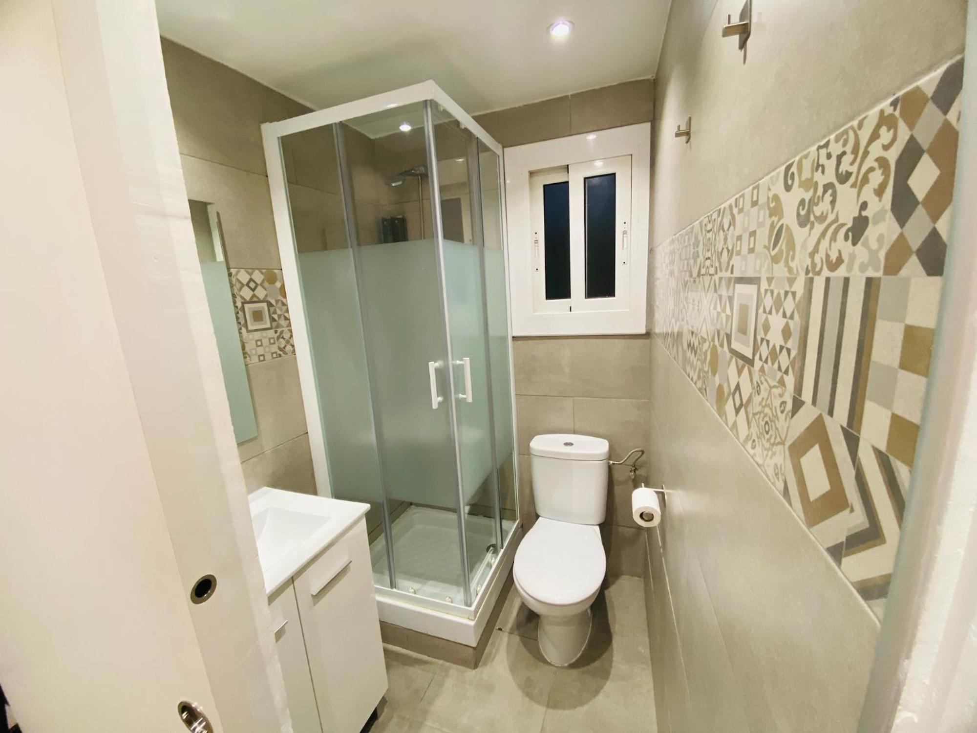 Apartamentos Con Bano Privado Frente Al Metro L5 Barcelona-Hospitalet L'Hospitalet de Llobregat Extérieur photo