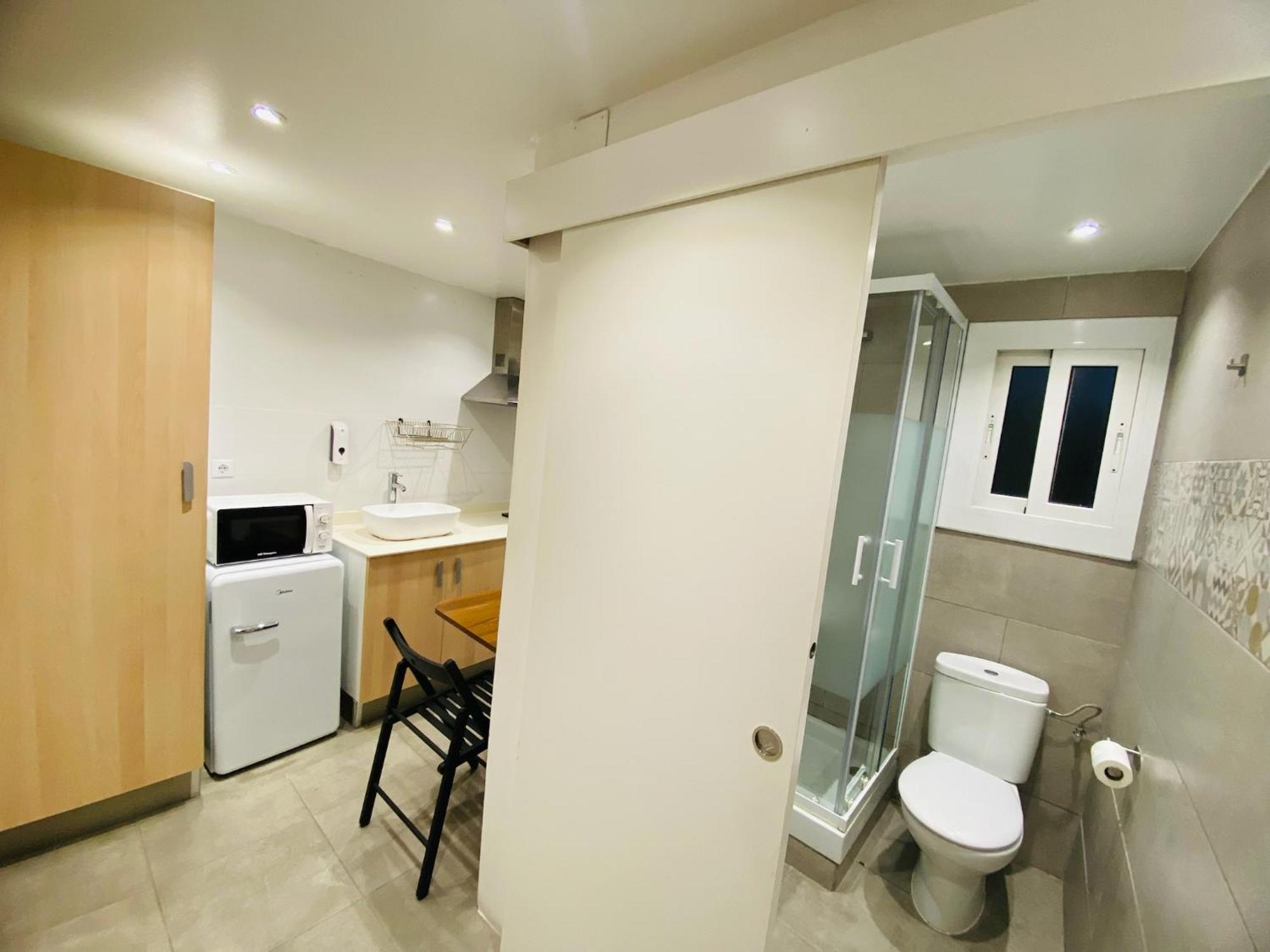 Apartamentos Con Bano Privado Frente Al Metro L5 Barcelona-Hospitalet L'Hospitalet de Llobregat Extérieur photo