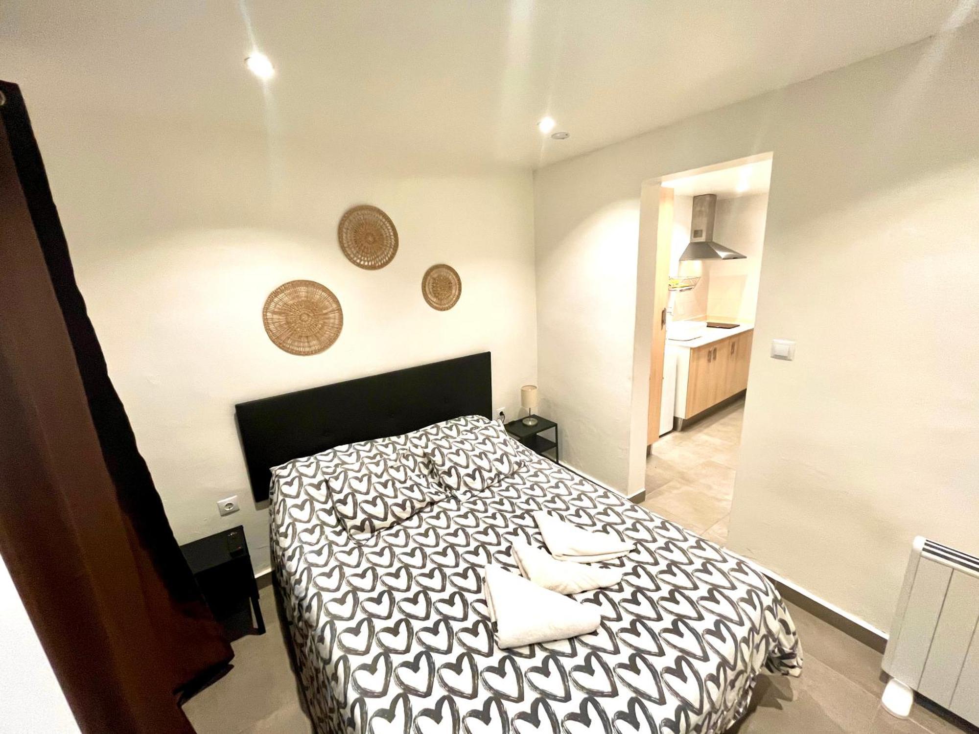 Apartamentos Con Bano Privado Frente Al Metro L5 Barcelona-Hospitalet L'Hospitalet de Llobregat Extérieur photo