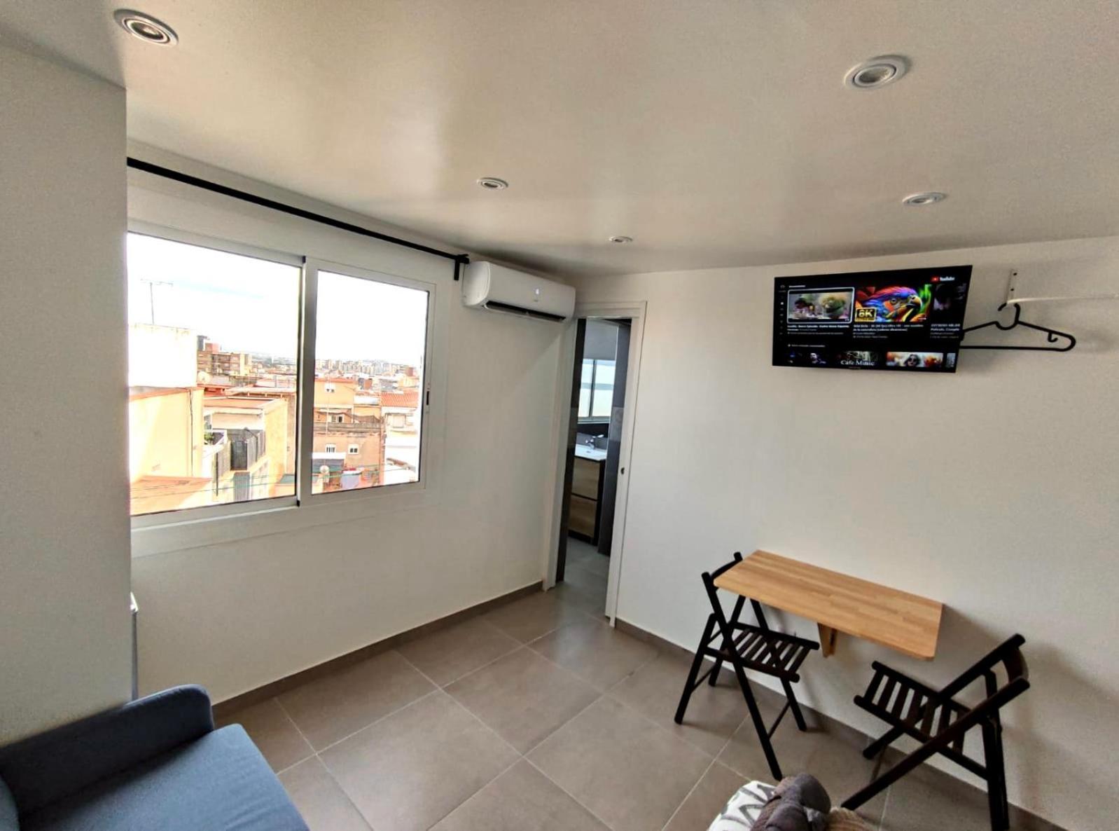Apartamentos Con Bano Privado Frente Al Metro L5 Barcelona-Hospitalet L'Hospitalet de Llobregat Extérieur photo