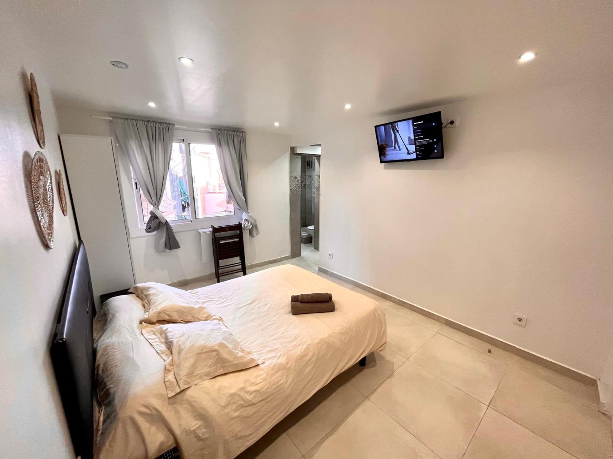 Apartamentos Con Bano Privado Frente Al Metro L5 Barcelona-Hospitalet L'Hospitalet de Llobregat Extérieur photo