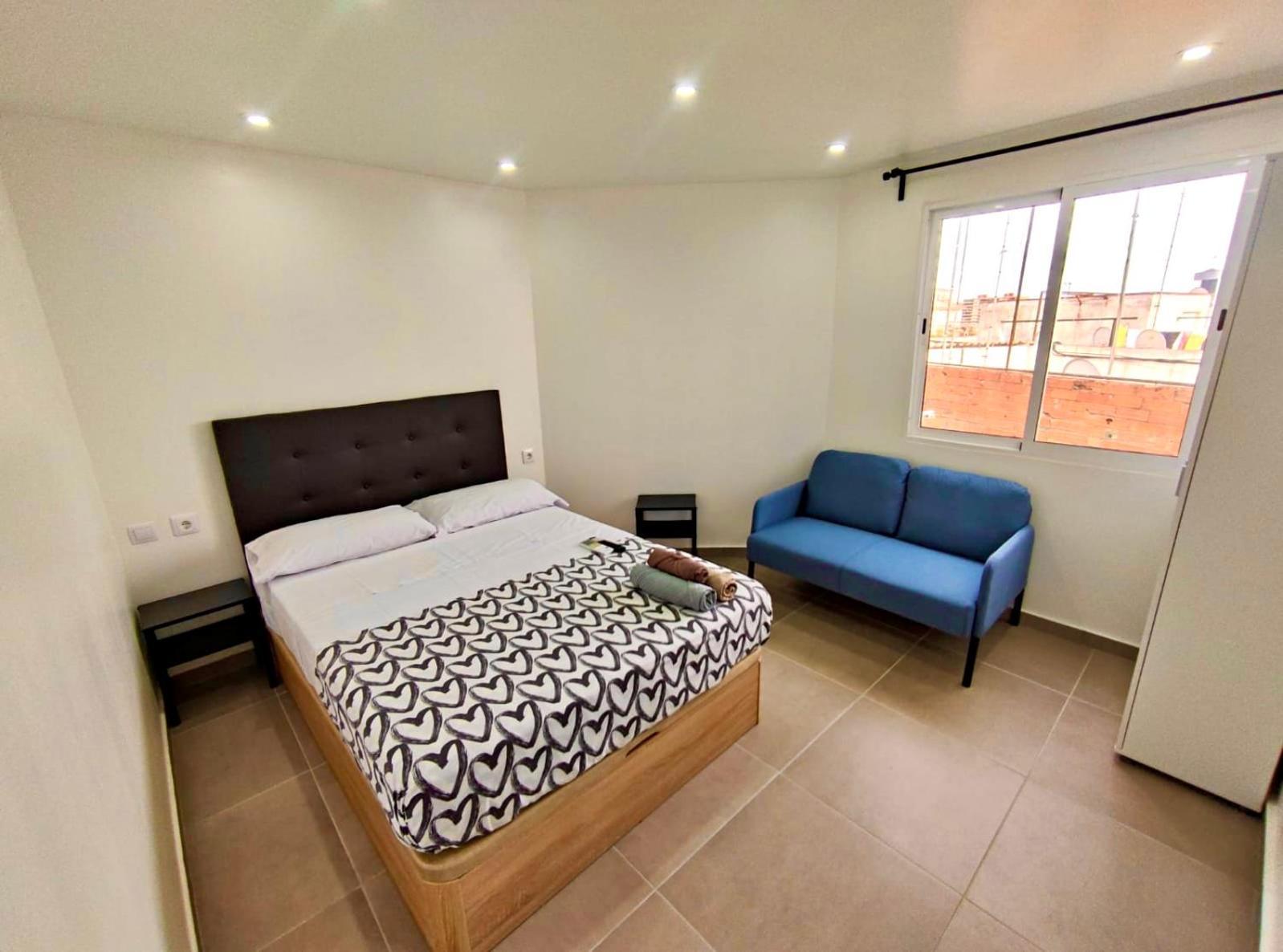 Apartamentos Con Bano Privado Frente Al Metro L5 Barcelona-Hospitalet L'Hospitalet de Llobregat Extérieur photo