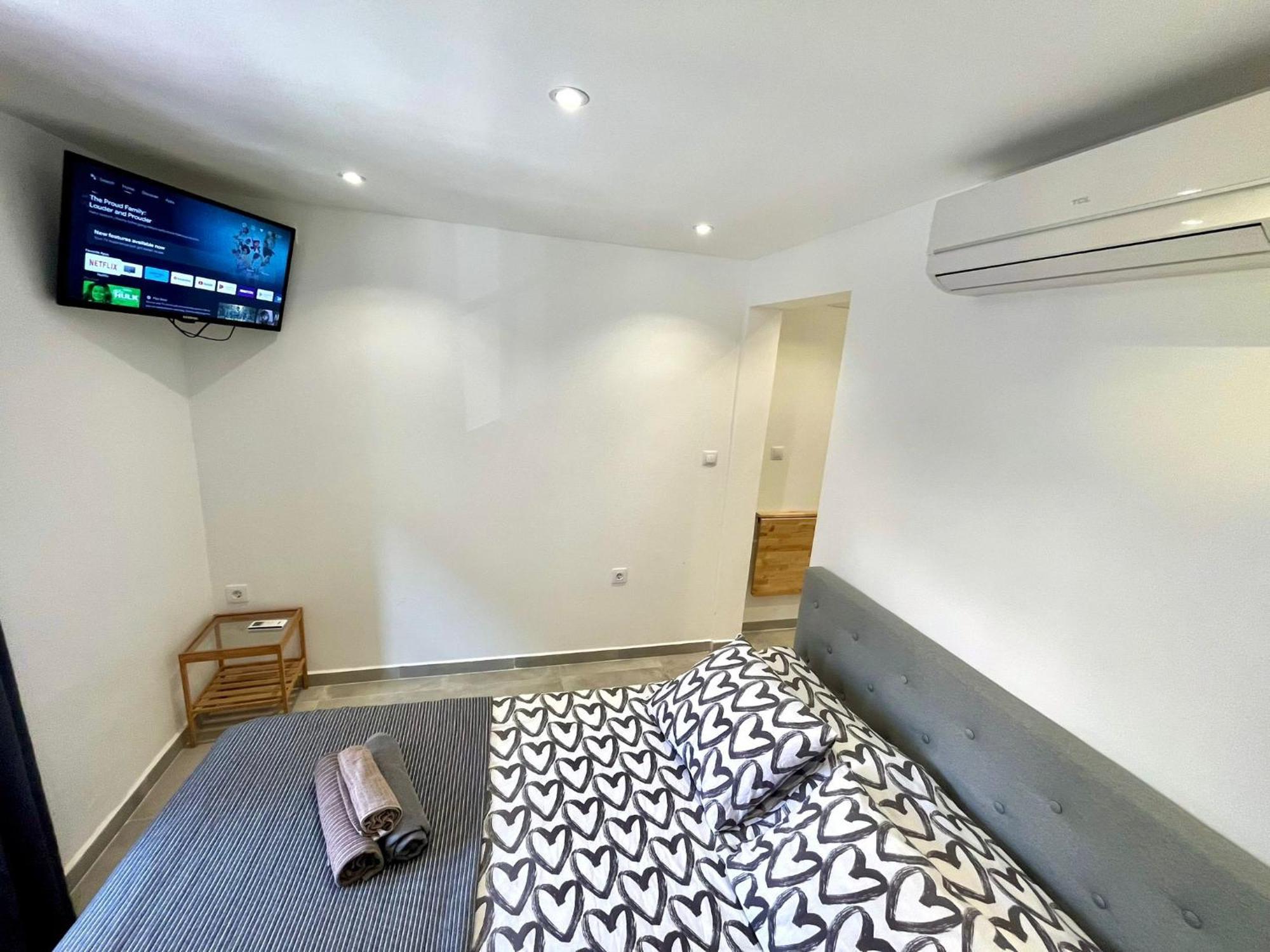 Apartamentos Con Bano Privado Frente Al Metro L5 Barcelona-Hospitalet L'Hospitalet de Llobregat Extérieur photo