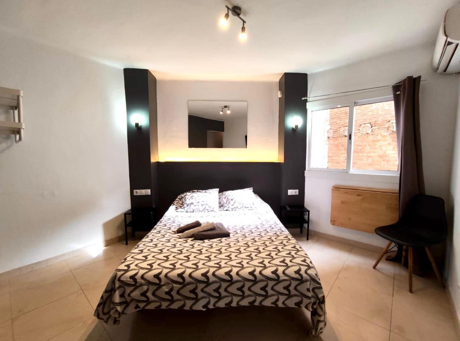 Apartamentos Con Bano Privado Frente Al Metro L5 Barcelona-Hospitalet L'Hospitalet de Llobregat Extérieur photo